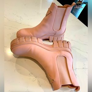 GUESS lightly worn Hestia platform ankle boots. Blush/ light pink. Size 8M.